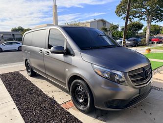 Mercedes Metris detailing cargo van