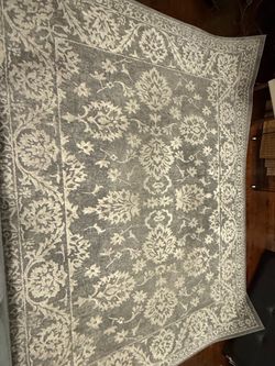 9x12  gray and white rug