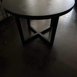 Round kitchen table 