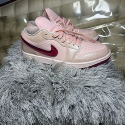 Air Jordan 1 Low SE 'Patent Valentine's Day' sneaker