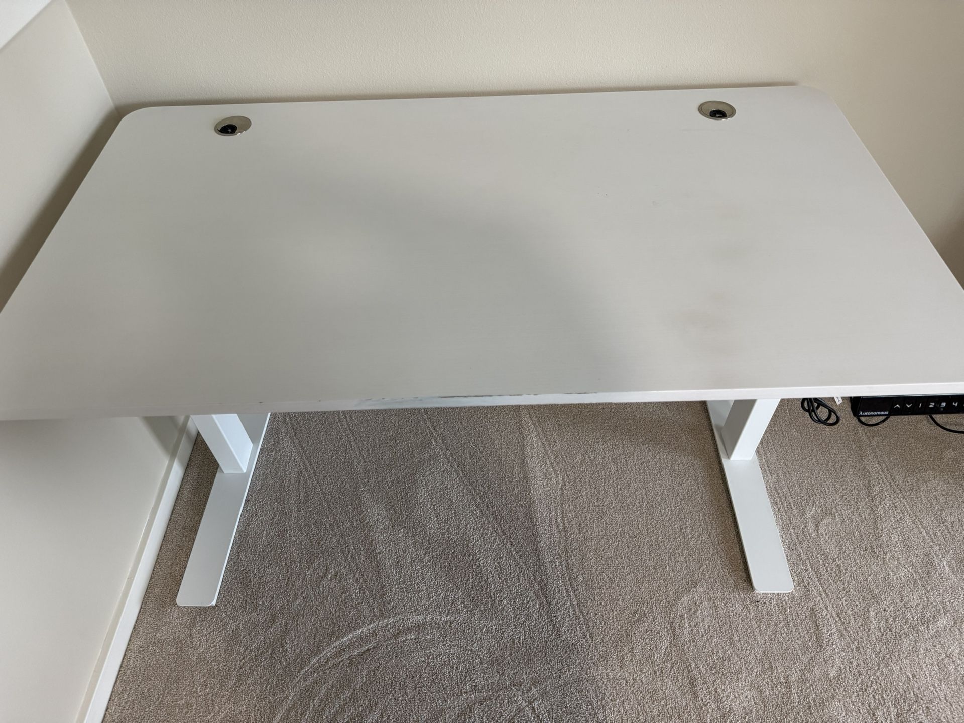 Autonomous White Electric (Adjustable) Standing Desk