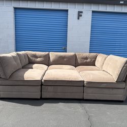 7 piece Tan Modular Sectional Couch 🚚🚛 Free Delivery 🚚🚛