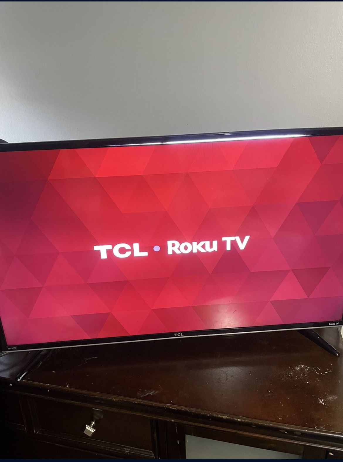 40in TCL ROKU TV