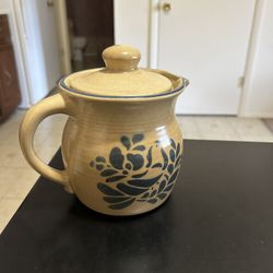 Pfaltzgraff 40 Ounce Teapot 