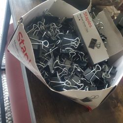 Medium binder clips