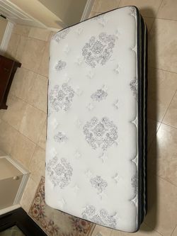 Twin mattress