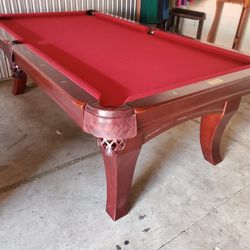 Pool Table. Imperial 8' Pool Table, Great Condition