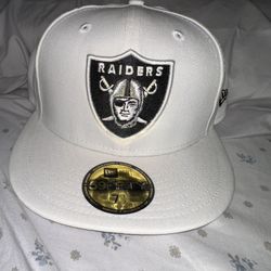 Basic White 59FIFTY Raiders Hat 7-1/2
