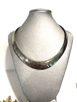 Vintage hammered silver tone choker