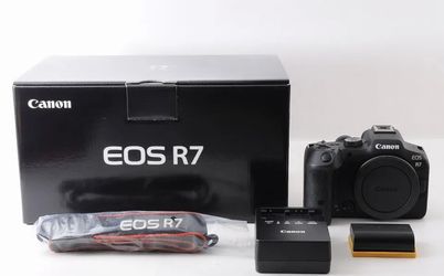 Canon R7