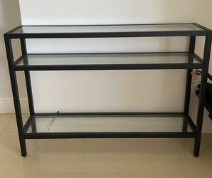 Black console entry table