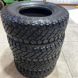 Cooper Discover S/T Maxx Tires