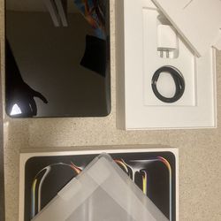 iPad Pro M4 11” 256GB Like New with AppleCare+⭐️