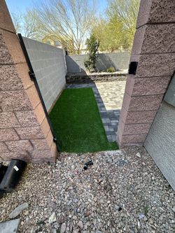 Pavers And Turf Landscape 