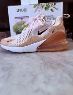 Nike Air Max 270 sneakers 👟 New! Size 8