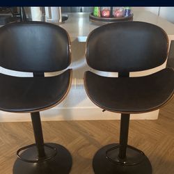 2 Barstools 