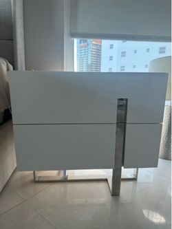 White lacquer and silver modern nightstand