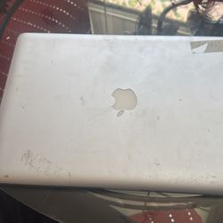 MacBook Pro (For Parts)