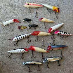 16 Vintage Fishing Lures- Hanson, Lucky Louie, Jitterbug, Alaskan Plug