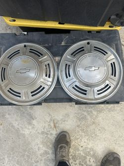 chevy hubcaps