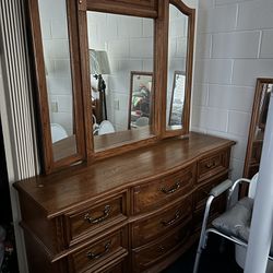 Bombay company Dresser With mirror-wood In GREAT condition