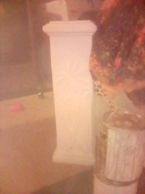 White Pedestal With Palm Trees On The Sides Usually Go For About $60