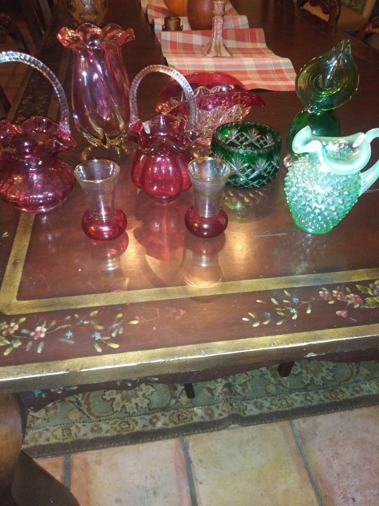 Beautiful lot of vintage Fenton glassware