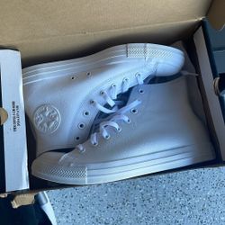 White converse Shoes 