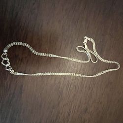 10K SOLID YELLOW GOLD HEART NECKLACE - 3.5g