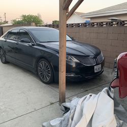 Lincoln MKZ 3’7.   2014 Excellent Running Condition  In Side Brand New 