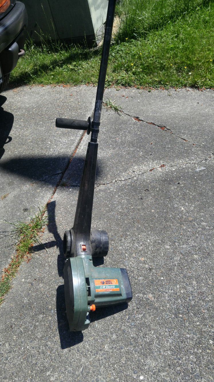 Black and Decker Electric edger trencher 2 horsepower le500 heavy duty for  Sale in Kent, WA - OfferUp