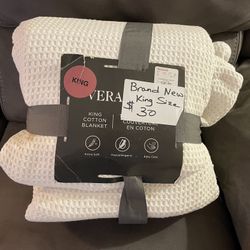 New White King Sz Cotton Blanket