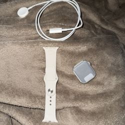 Brand new Apple Watch SE 