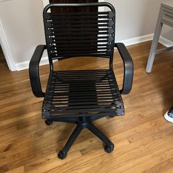 Black swivel desk chair 