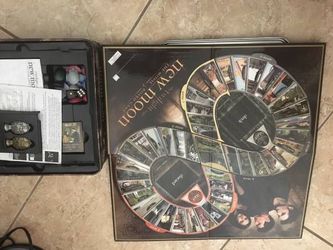 New moon board game : never used!