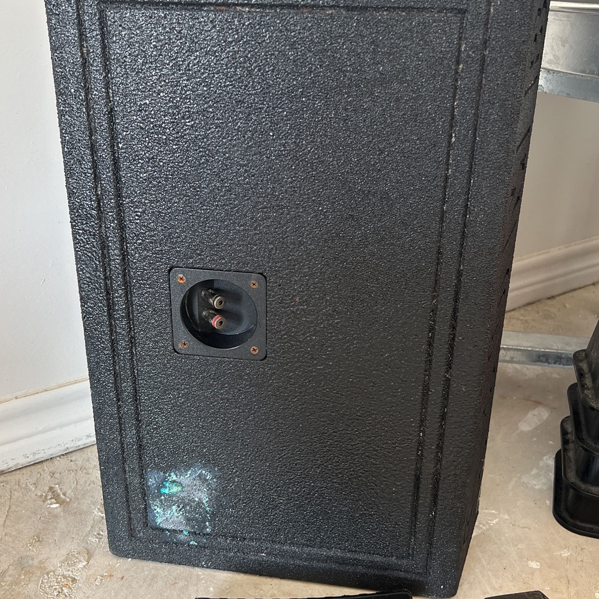 Q Bomb Subwoofer Box