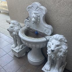 Fountain And Lions