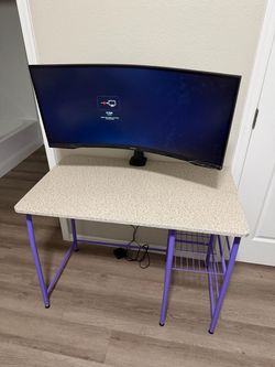 Gaming desk with 34in Samsung odyssey 5 monitor with monitor mount