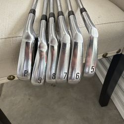 Srixon ZX7 set. PW-5 Iron
