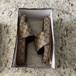 Gucci slippers 100% Authentic 