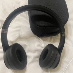 beats solo 4 black