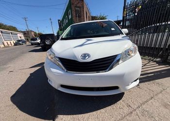 2012 Toyota Sienna