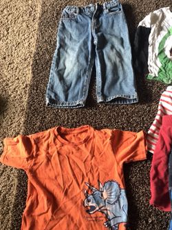 7 pieces of clothing size 2t