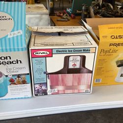 2 Electric Ice Cream Makers. Popcorn Popper