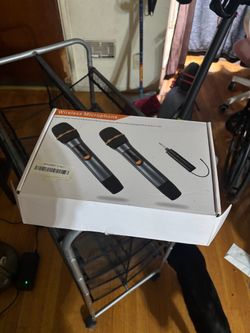 Set of Wireless Microphones