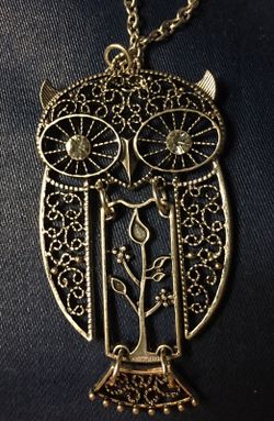 Owl pendant necklace silver-tone