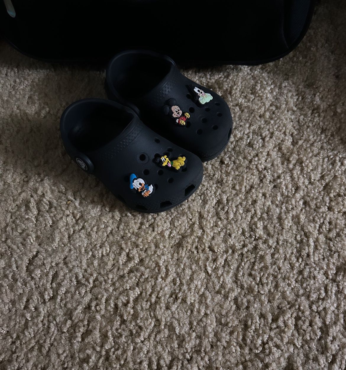 Toddler Black Crocs Size 6