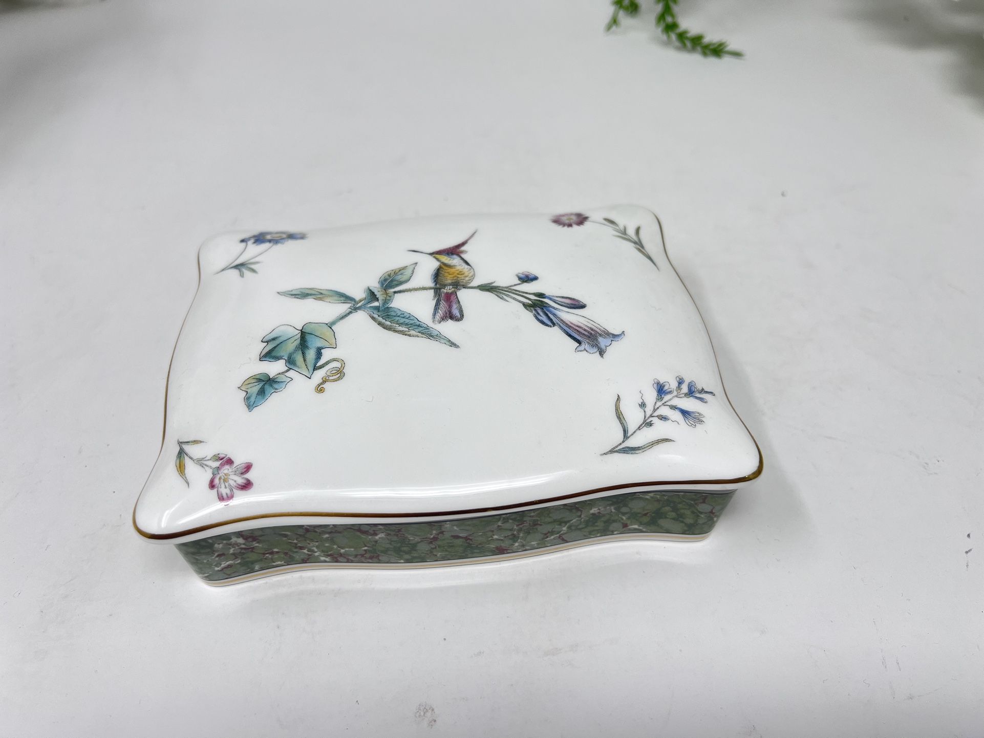 Wedgwood Humming Birds Bone China Playing Card Box Trinket Box England