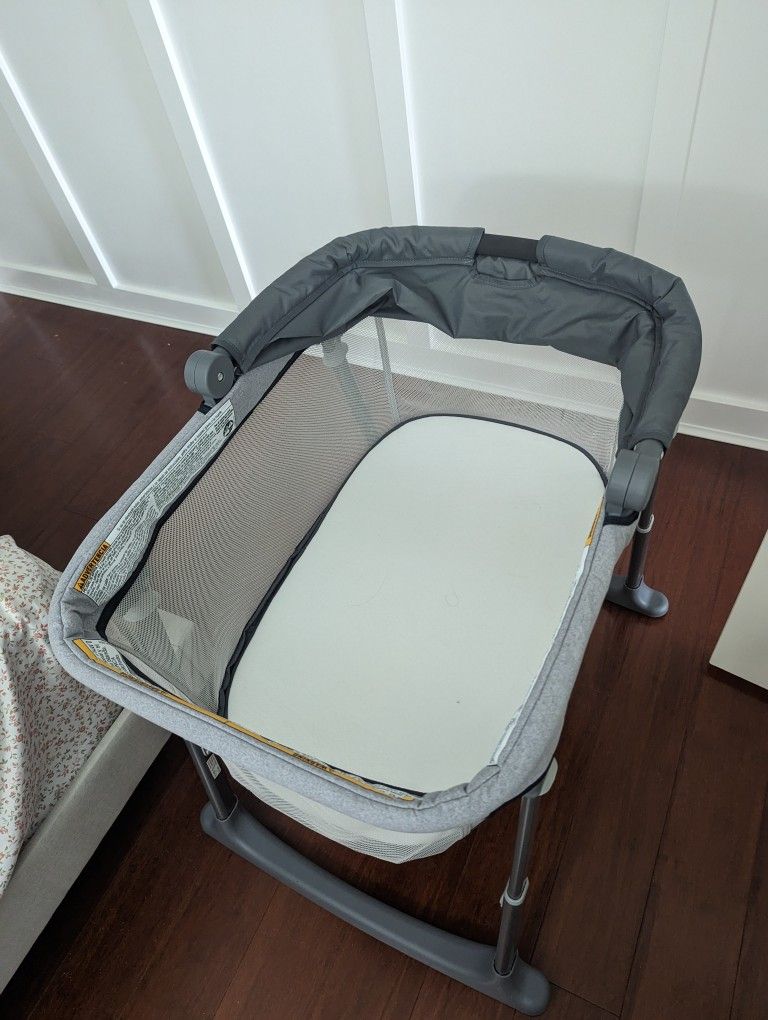 Graco Pack N Play Day2Dream Travel Bassinet Playard