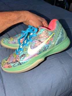 Kobes 🏀🏀🏀🏀🏀🏀 shoes!!!! 8 1/2